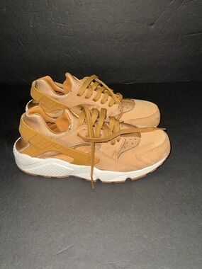 Nike Huarache I Men's Wheat and White Low-Top Sneakers